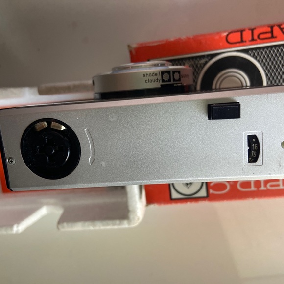 Vintage Agfa-Gevaert Isoflash-Rapid C Camera - Picture 9 of 11